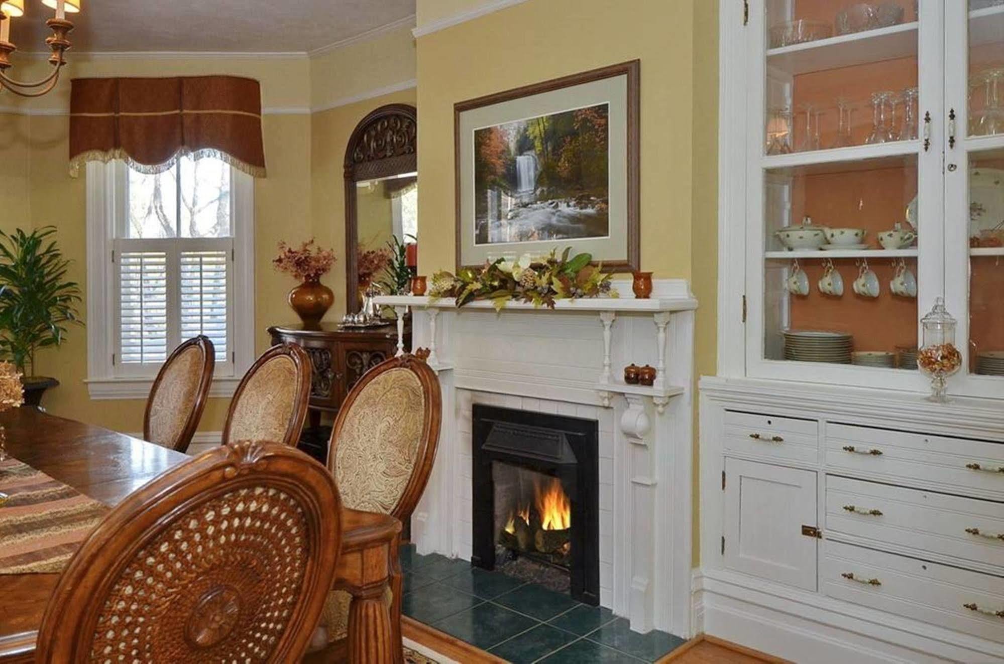 Oak Hill On Love Lane Bed And Breakfast Inn Waynesville Buitenkant foto