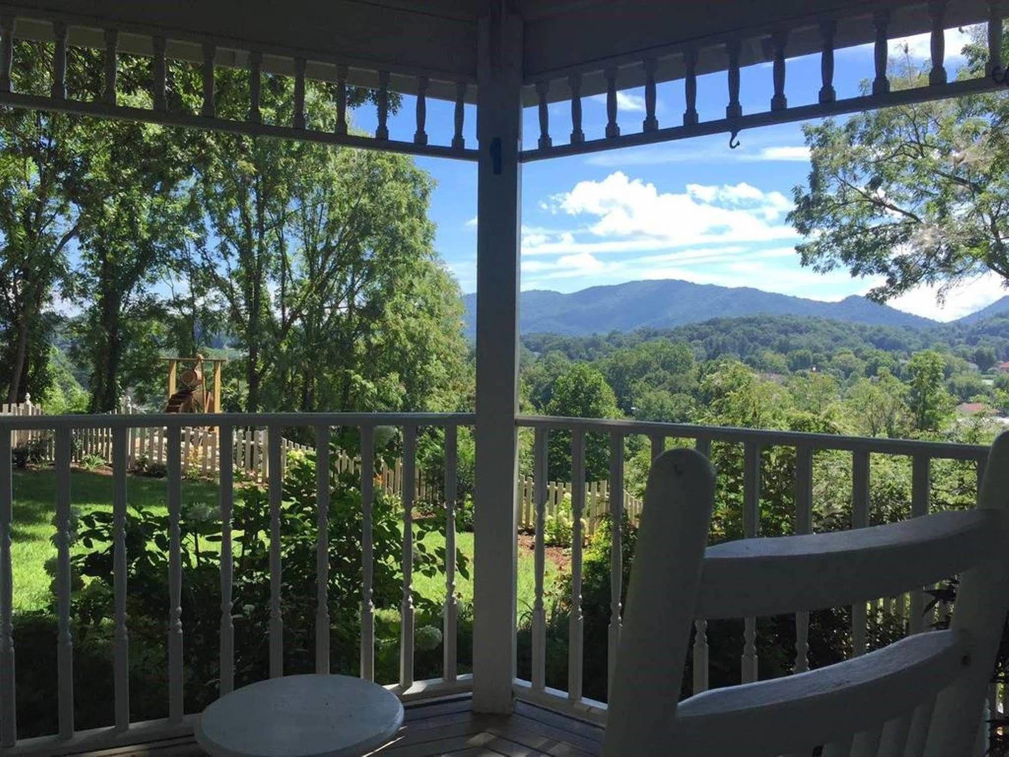 Oak Hill On Love Lane Bed And Breakfast Inn Waynesville Buitenkant foto