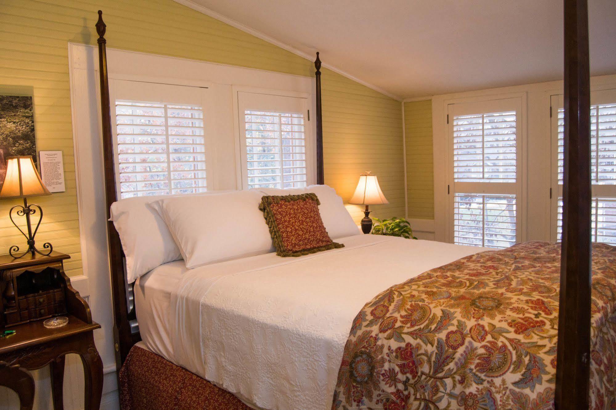 Oak Hill On Love Lane Bed And Breakfast Inn Waynesville Buitenkant foto