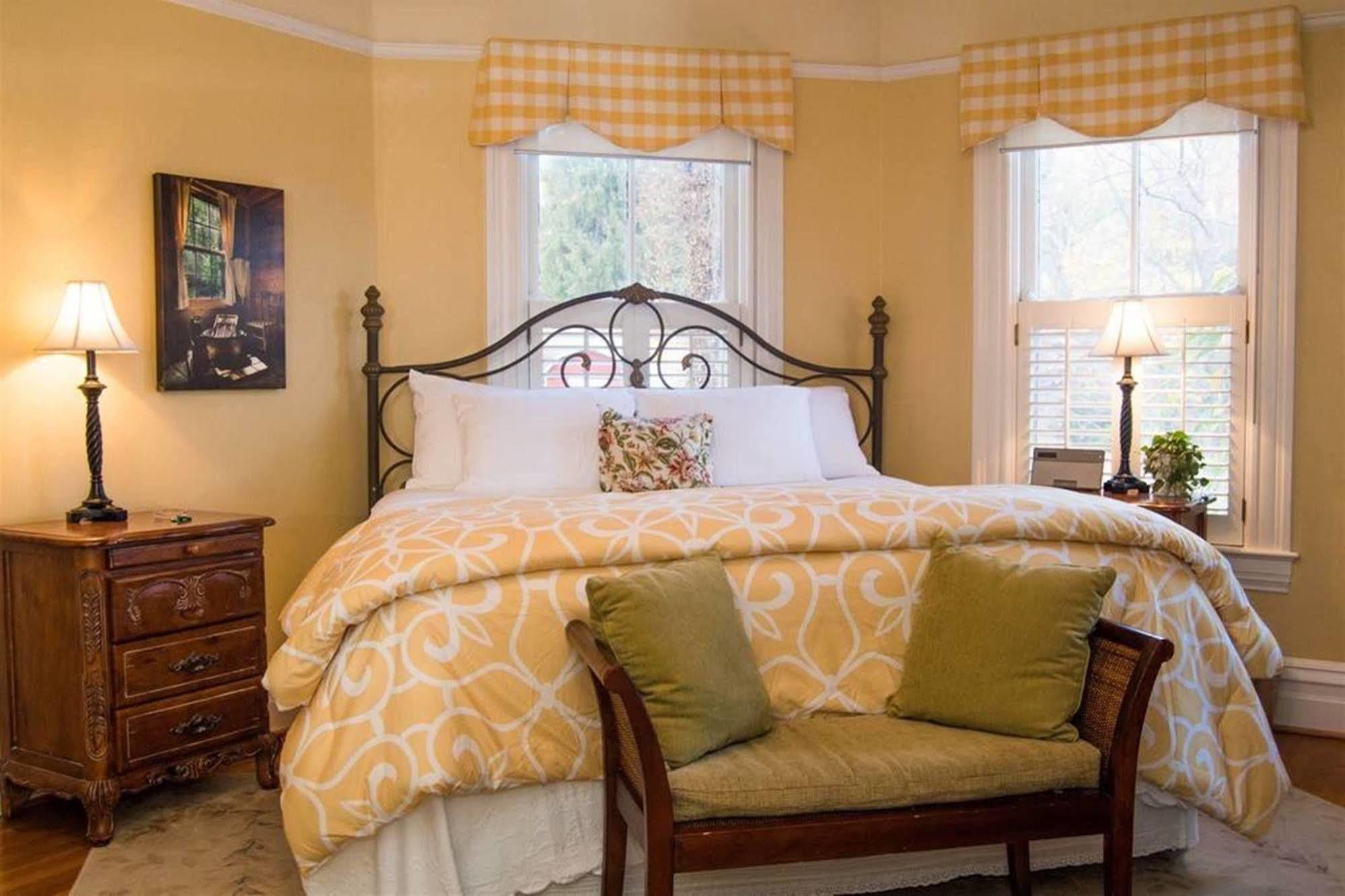 Oak Hill On Love Lane Bed And Breakfast Inn Waynesville Buitenkant foto